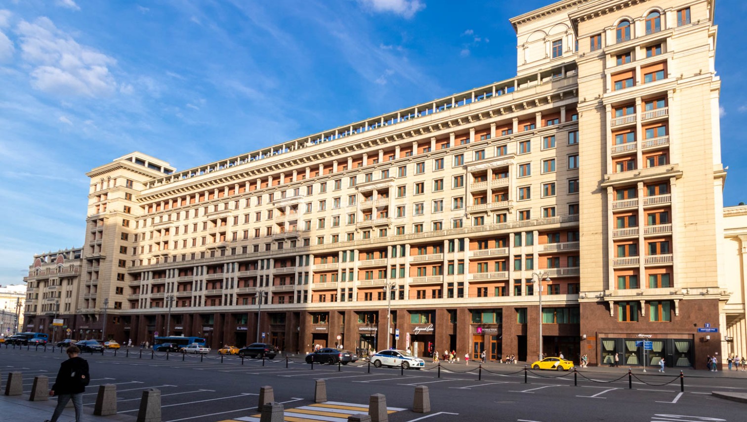 Кинотеатр москва ул охотный. Москва улица Охотный ряд 2 Peshi. Москва улица Охотный ряд 2 кинотеатр Москва. Москва улица Охотный ряд 2 Волконский. Кинотеатр Москва ул. Охотный ряд, 2 фото